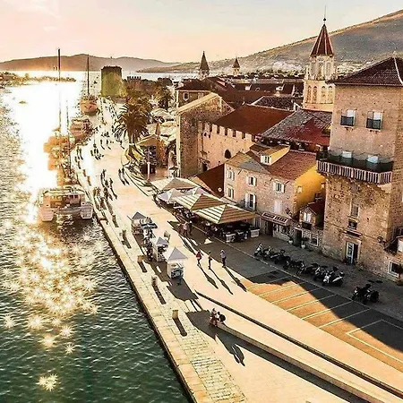Bona Dea Seaside