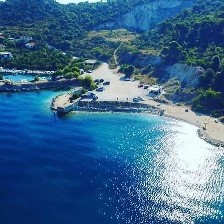 Bona Dea Seaside Daire