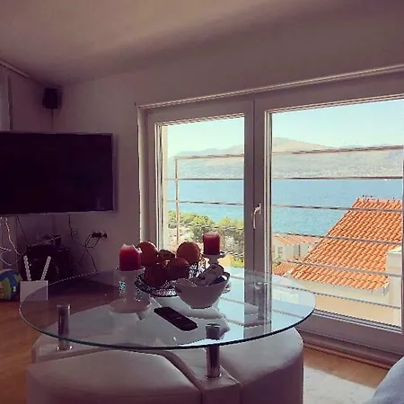 Bona Dea Seaside Appartement Trogir