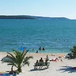 Апартаменти Bona Dea Seaside