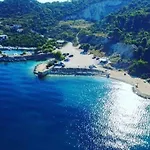 Bona Dea Seaside Апартаменти