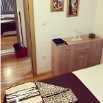 Bona Dea Seaside Апартаменти Трогір