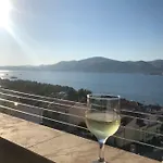 Bona Dea Seaside Апартаменти *